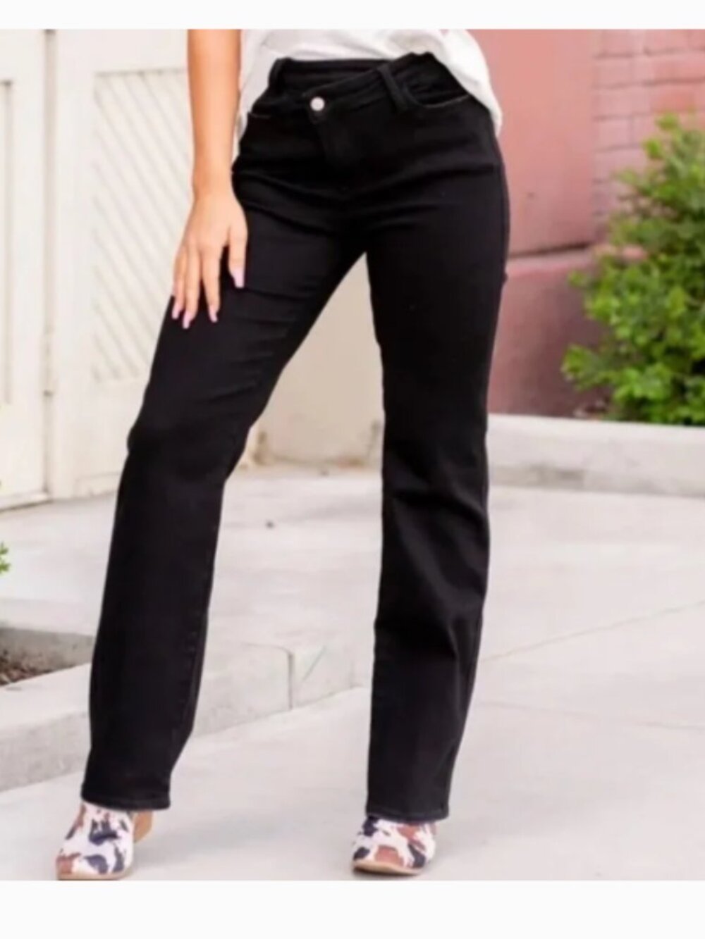Judy Blue High Rise Relaxed Straight Leg Crossover Black Wash Dad Jeans Size 30